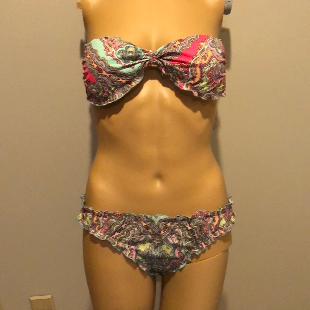 VS bikini